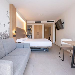 Habitación Doble con Vistas a la Piscina